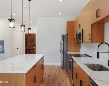 179 Chelsea Avenue - Photo Thumbnail 5