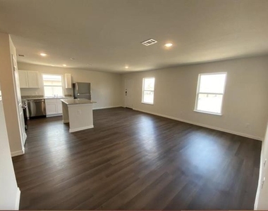 413 E Hull Street - Photo Thumbnail 1
