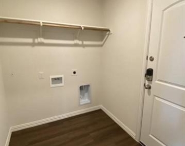 413 E Hull Street - Photo Thumbnail 19