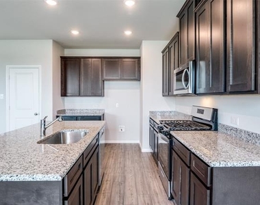 737 Santa Lucia Drive - Photo Thumbnail 5