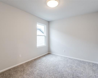 737 Santa Lucia Drive - Photo Thumbnail 17