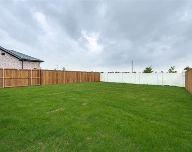 737 Santa Lucia Drive - Photo Thumbnail 23