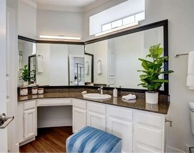 17250 Knoll Trail Drive - Photo Thumbnail 21