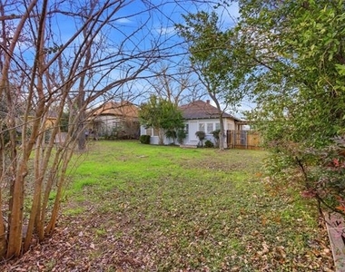 405 College Street - Photo Thumbnail 23