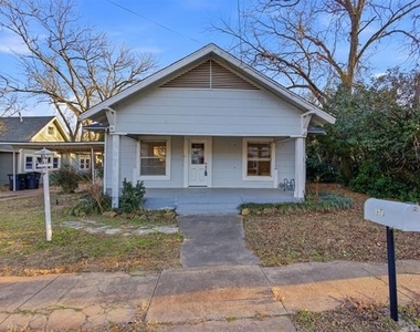 405 College Street - Photo Thumbnail 1