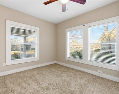 405 College Street - Photo Thumbnail 12
