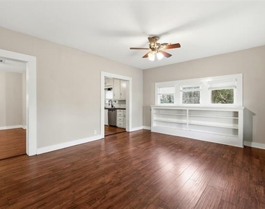 405 College Street - Photo Thumbnail 3