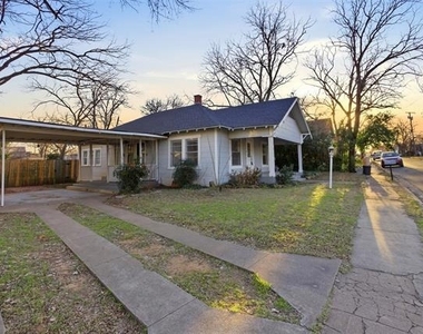 405 College Street - Photo Thumbnail 2
