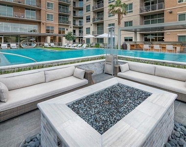 4719 Cole Avenue - Photo Thumbnail 21