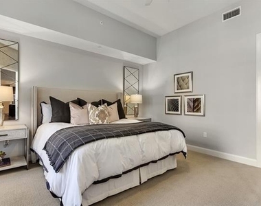 4719 Cole Avenue - Photo Thumbnail 10