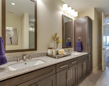 4719 Cole Avenue - Photo Thumbnail 10