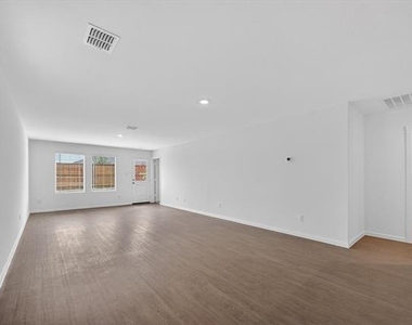 1316 Alfred Street - Photo Thumbnail 4