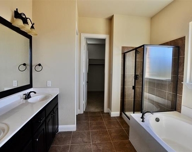 2529 Elk Hollow Lane - Photo Thumbnail 9