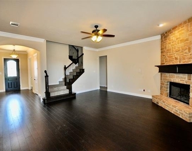 2529 Elk Hollow Lane - Photo Thumbnail 3