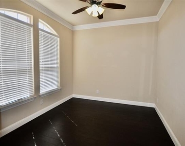2529 Elk Hollow Lane - Photo Thumbnail 7
