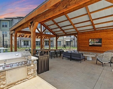9301 Brewer Boulevard - Photo Thumbnail 11