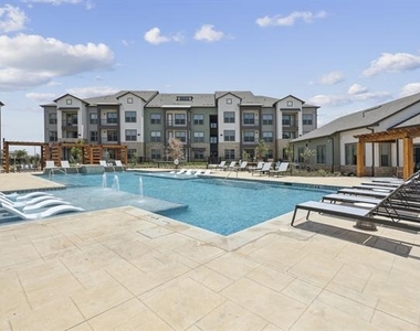9301 Brewer Boulevard - Photo Thumbnail 2