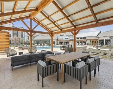 9301 Brewer Boulevard - Photo Thumbnail 5