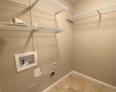 2704 Winding Creek Drive - Photo Thumbnail 18