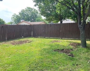 2704 Winding Creek Drive - Photo Thumbnail 20
