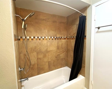 2704 Winding Creek Drive - Photo Thumbnail 12