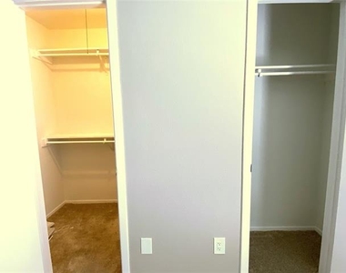 2704 Winding Creek Drive - Photo Thumbnail 13