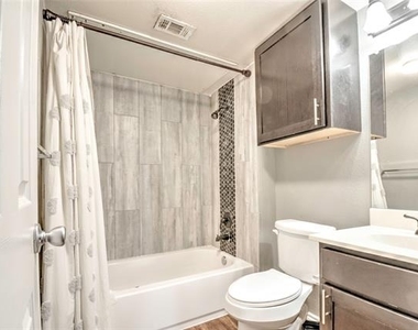 9831 Walnut Street - Photo Thumbnail 6