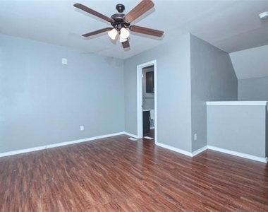 9831 Walnut Street - Photo Thumbnail 9