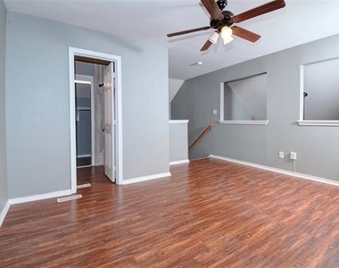 9831 Walnut Street - Photo Thumbnail 12
