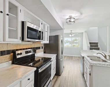 9805 Walnut Street - Photo Thumbnail 8