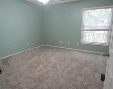 1117 Woodland Trail - Photo Thumbnail 8