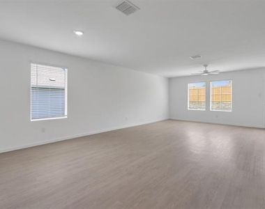 3710 Olender Place - Photo Thumbnail 7