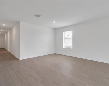 3710 Olender Place - Photo Thumbnail 5