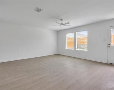3710 Olender Place - Photo Thumbnail 9