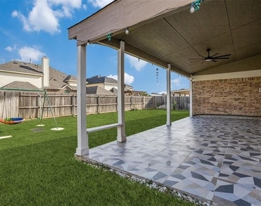 821 Yarrow Street - Photo Thumbnail 16