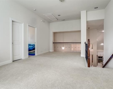 821 Yarrow Street - Photo Thumbnail 10