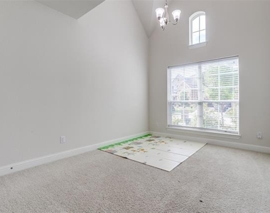 821 Yarrow Street - Photo Thumbnail 14