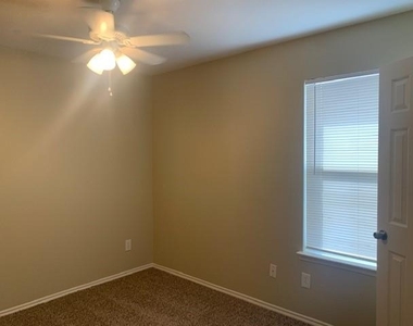721 Bamboo Drive - Photo Thumbnail 17
