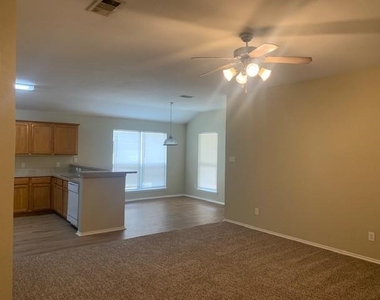 721 Bamboo Drive - Photo Thumbnail 4