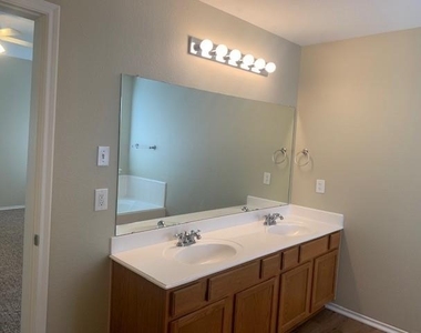 721 Bamboo Drive - Photo Thumbnail 14