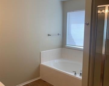 721 Bamboo Drive - Photo Thumbnail 15