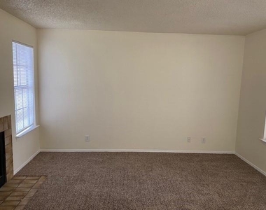 4748 Old Bent Tree Lane - Photo Thumbnail 17