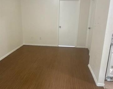 8127 Stonehurst Street - Photo Thumbnail 1