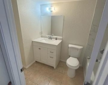 8127 Stonehurst Street - Photo Thumbnail 10