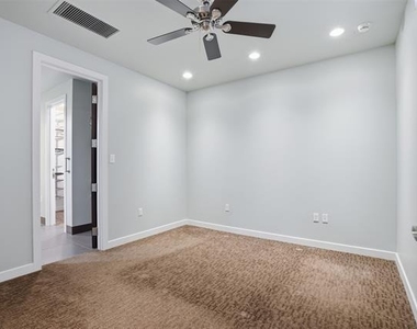 2600 W 7th Street - Photo Thumbnail 10