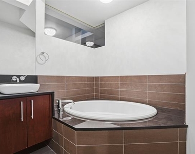 2600 W 7th Street - Photo Thumbnail 6