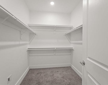 3413 Aaron Way - Photo Thumbnail 18