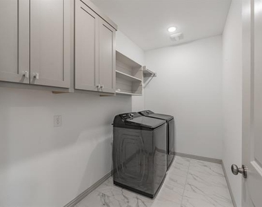 8584 Dynasty Lane - Photo Thumbnail 11