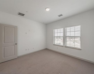 8584 Dynasty Lane - Photo Thumbnail 5