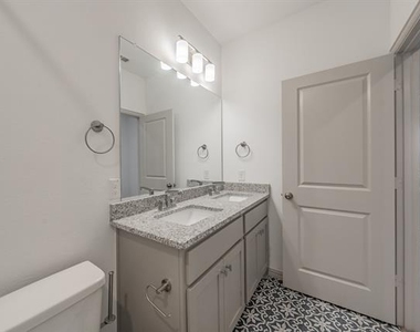 8584 Dynasty Lane - Photo Thumbnail 10